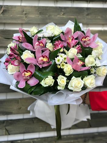 Букет цветов из: Розы и Хризантемы в Лукоянове