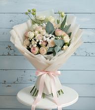 Букет цветов из:  Розы и Лизиантусы в Лукоянове