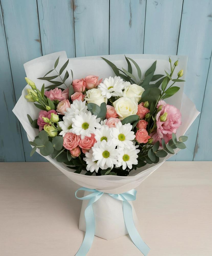 Букет цветов из: Розы, Лизиантусы и Хризантемы в Лукоянове