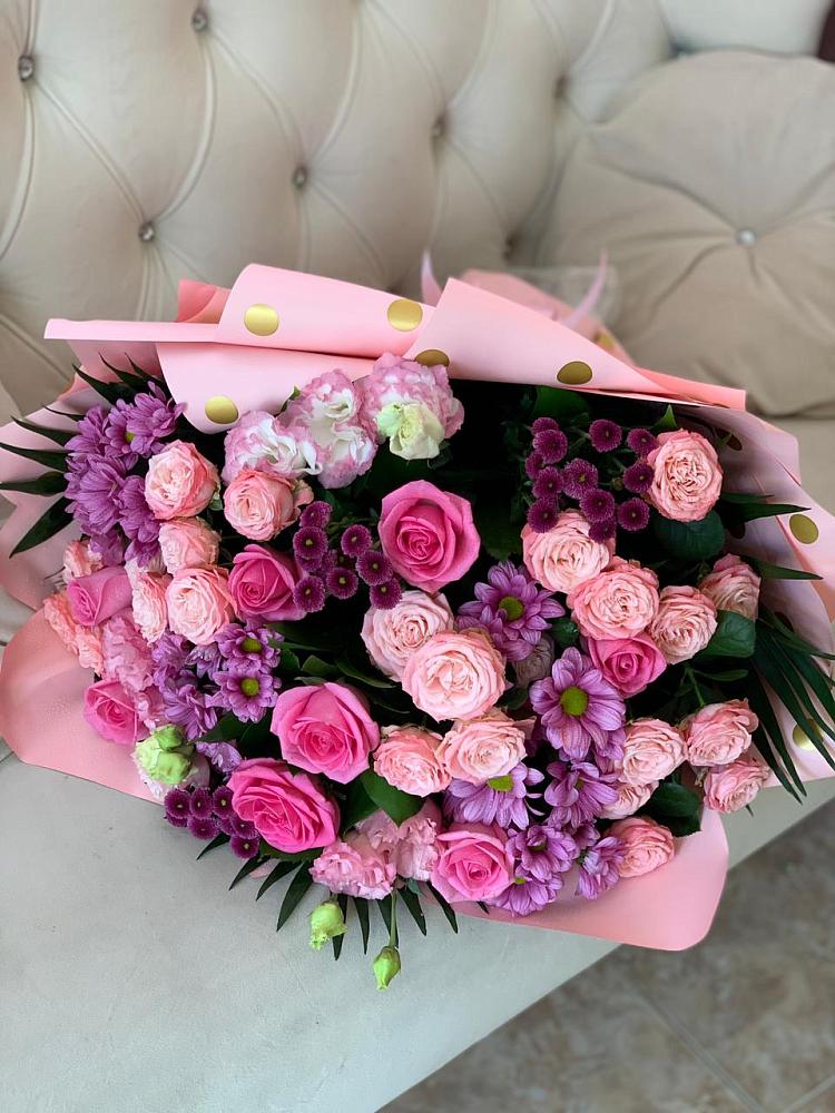 Букет цветов из: Хризантемы, Розы и Лизиантусы в Лукоянове