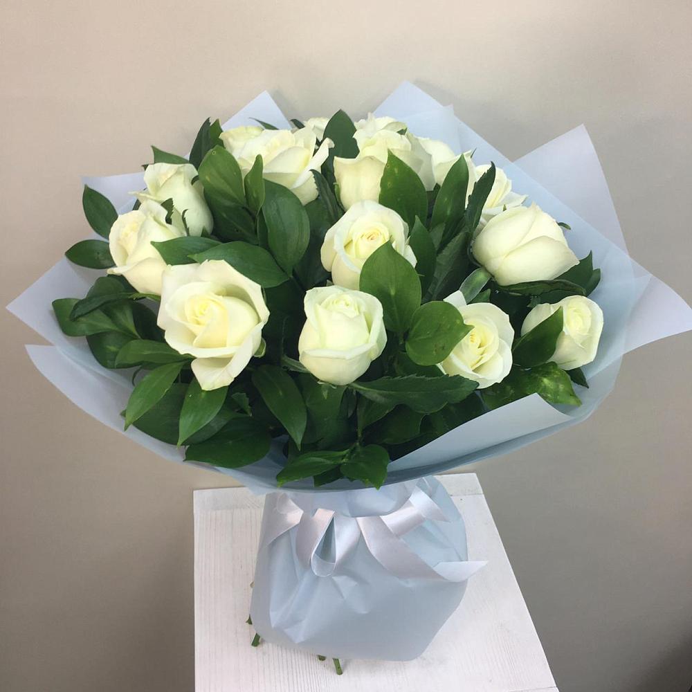 Букет 15 Белых роз Проуд в Лукоянове