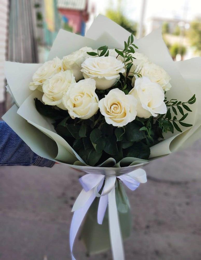 Букет Белые розы Проуд в Лукоянове
