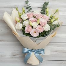 Букет цветов из:  Лизиантусы в Лукоянове