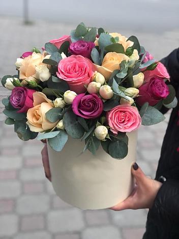 Цветочная композиция из Розы в шляпной коробке в Лукоянове