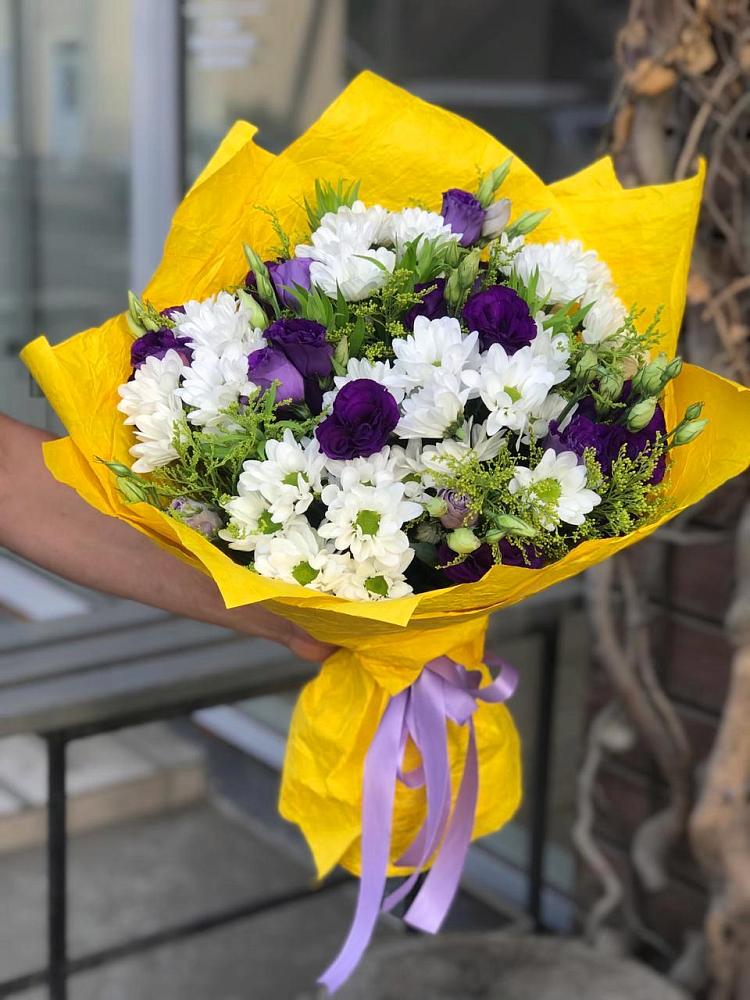 Букет цветов из: Ирисы, Хризантемы и Ромашки в Лукоянове