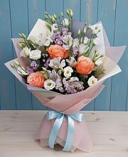 Букет цветов из:  Лизиантусы, Розы, Альстромерии и Гипсофила в Лукоянове