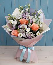 Букет цветов из:  Лизиантусы, Розы, Альстромерии и Гипсофила в Лукоянове