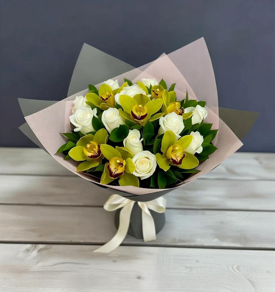 Букет цветов из: Орхидеи и Розы в Лукоянове