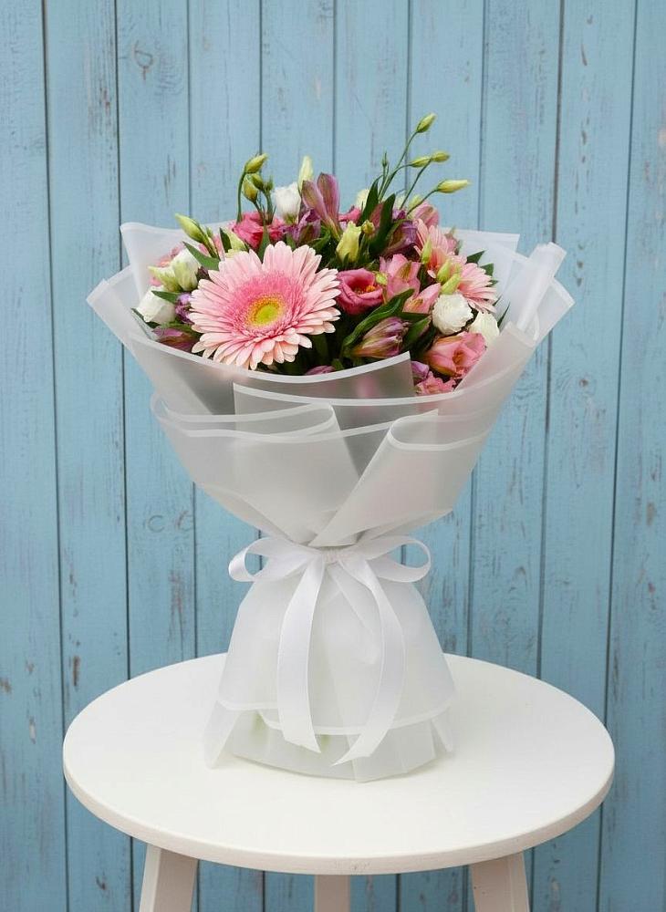 Букет цветов из: Герберы, Альстромерии и Лизиантусы в Лукоянове