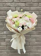 Букет цветов из:  Гвоздики, Розы, Лизиантусы и Хризантемы в Лукоянове