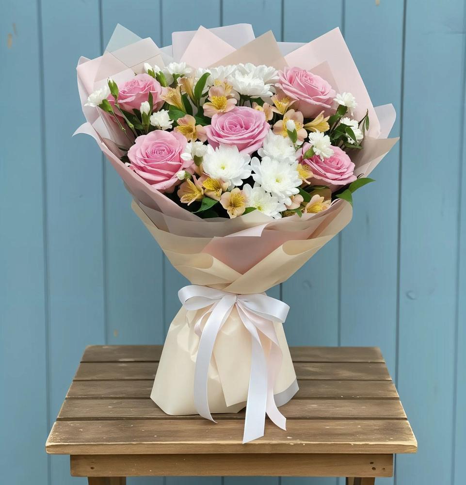 Букет цветов из: Гвоздики, Орхидеи и Розы в Лукоянове