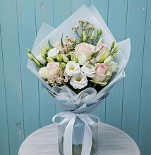 Букет цветов из:  Розы и Лизиантусы в Лукоянове