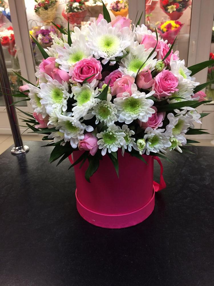 Цветочная композиция из Розы и Хризантемы в шляпной коробке в Лукоянове