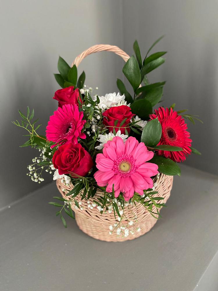 Цветочная композиция из Розы, Хризантемы и Герберы в корзине в Лукоянове
