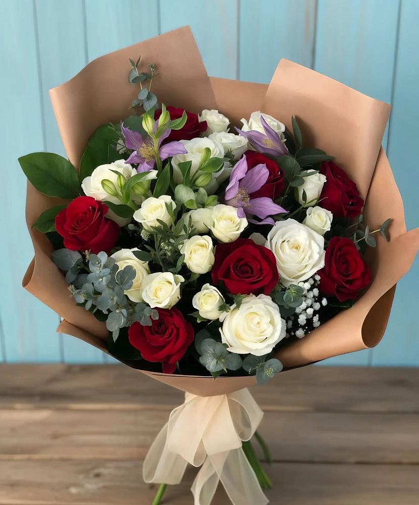 Букет цветов из: Розы и Альстромерии в Лукоянове