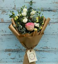 Букет цветов из:  Розы и Лизиантусы в Лукоянове