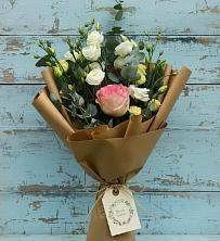 Букет цветов из:  Розы и Лизиантусы в Лукоянове