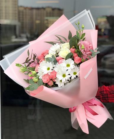 Букет цветов из: Розы, Лизиантусы и Хризантемы в Лукоянове