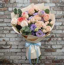 Букет цветов из:  Розы, Лизиантусы и Гвоздики в Лукоянове