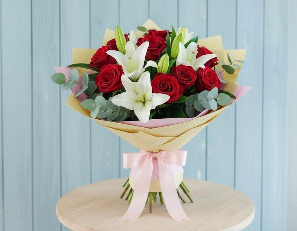 Букет цветов из: Лилии и Розы в Лукоянове